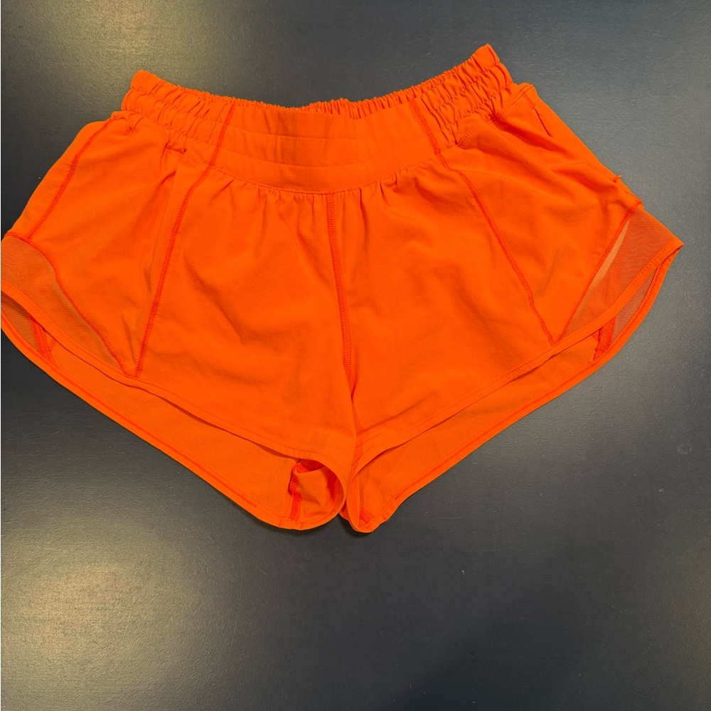 Lululemon 2.5 in hotty hot shorts